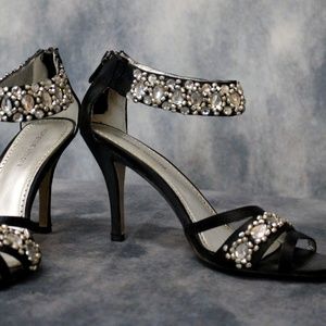 Adrienne Vittadini Heals